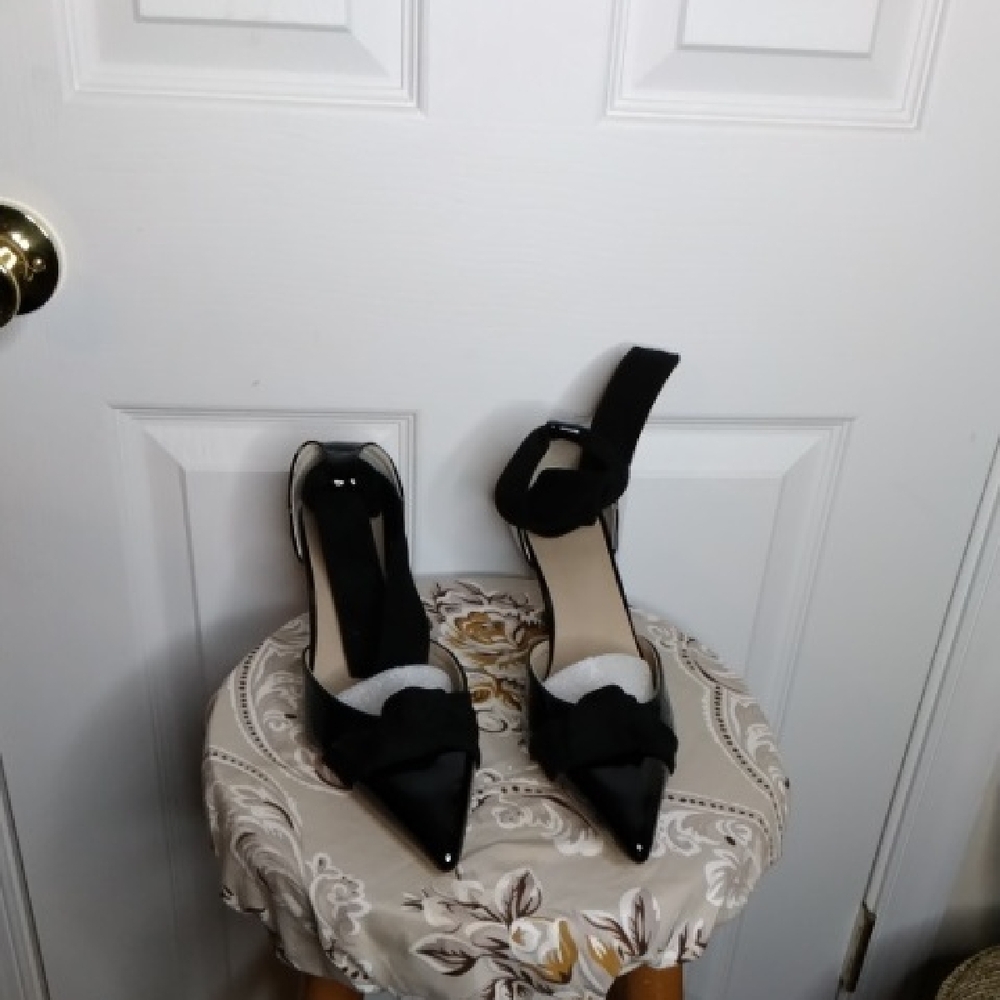 Shoes - Picture 1 of 3